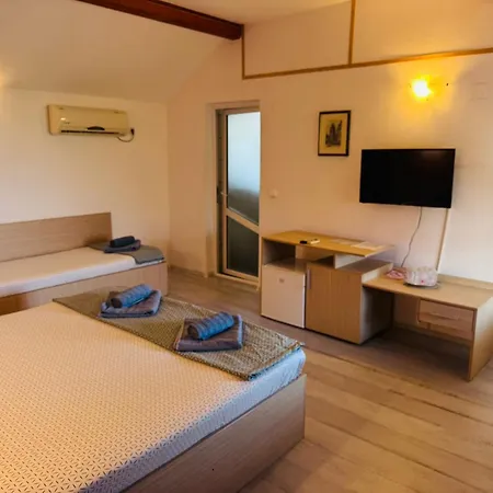 Alga Guest house 3*