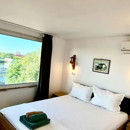 Alga Guest house